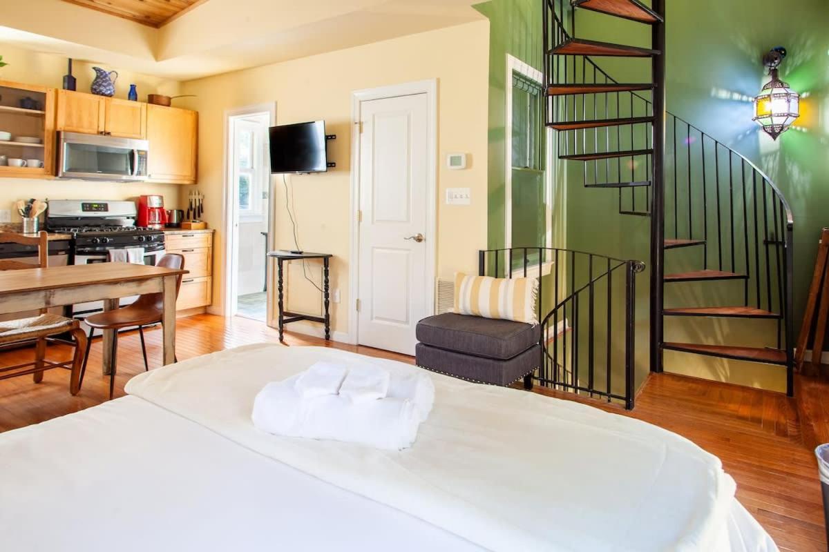 H St Sanctuary Capitol Hill Carriage House *