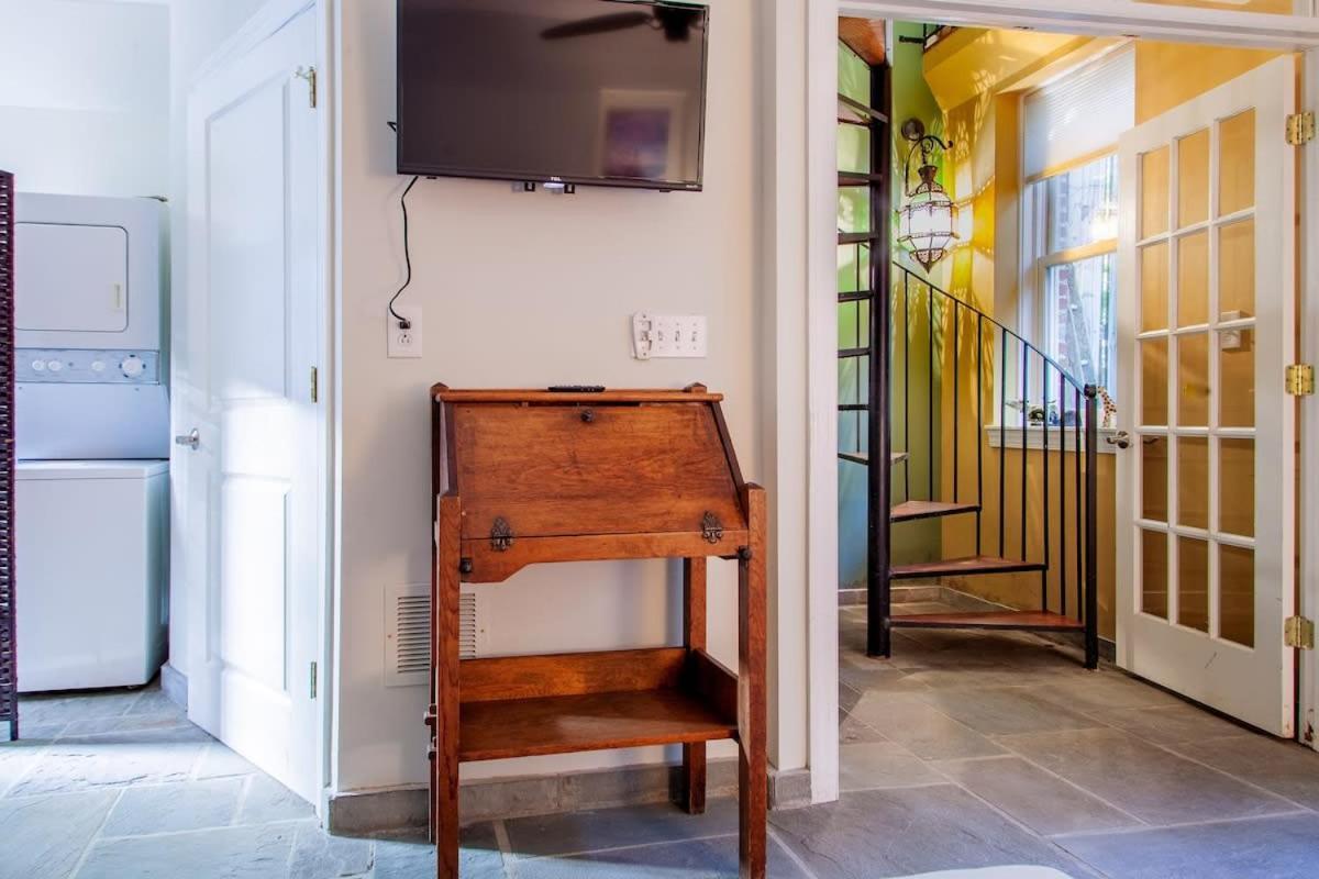 H St Sanctuary Capitol Hill Carriage House Washington